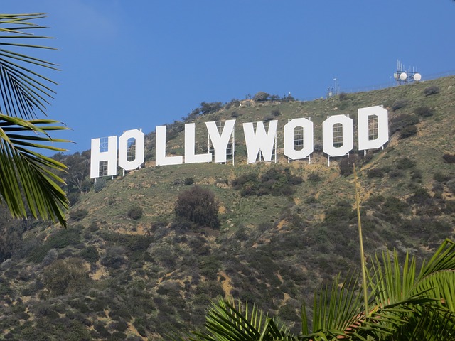 známý nápis Hollywood